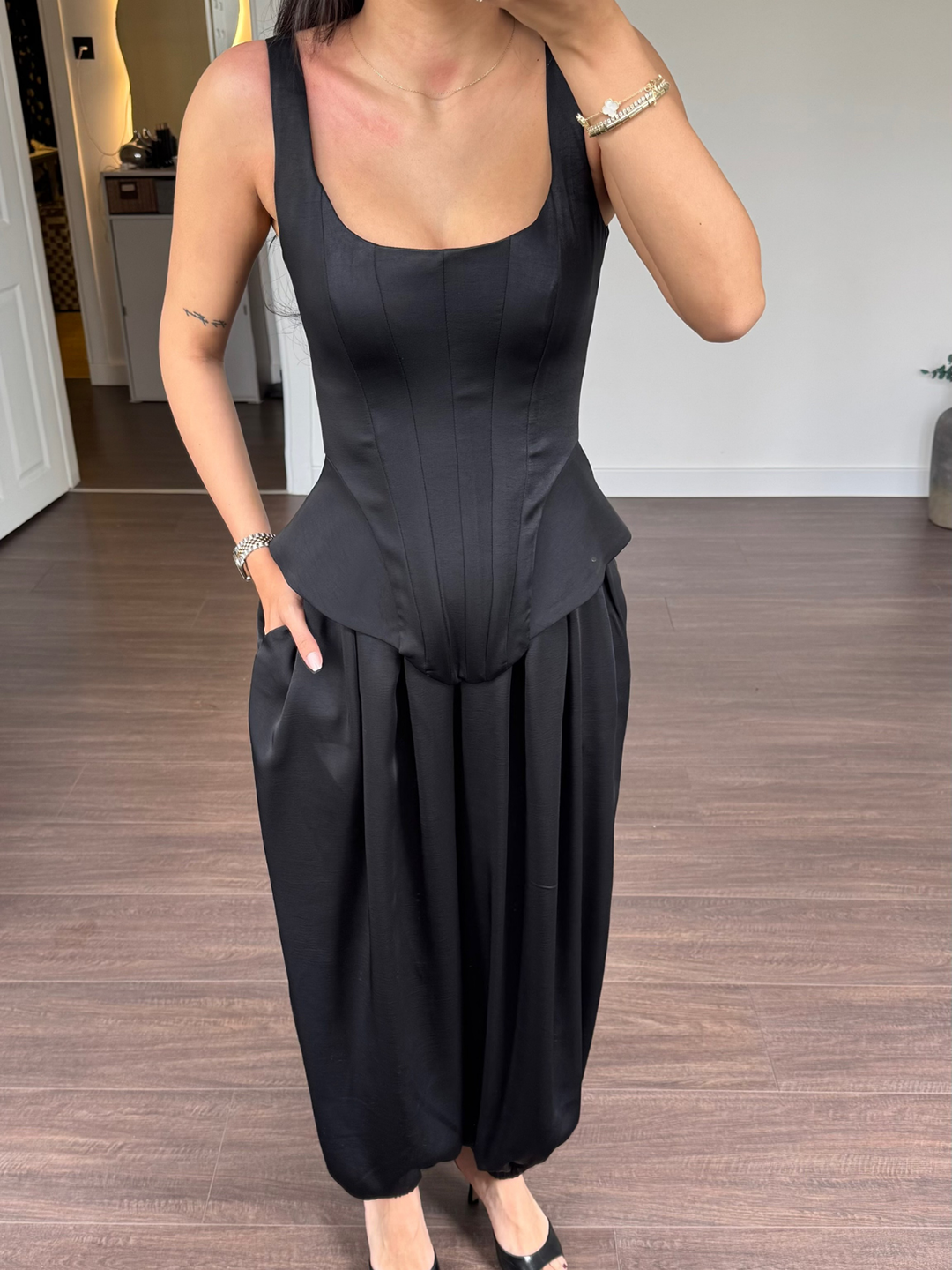 Laru Women Satin 2 Piece Outfi - Suspender Tank Top บทวิจารณ์และราคา